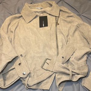 ordered the wrong size. *NEVER WORN BRAND NEW*